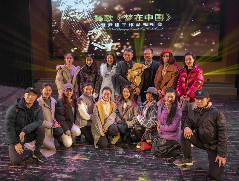 演出-26_副本.jpg 演出-26_副本.jpg