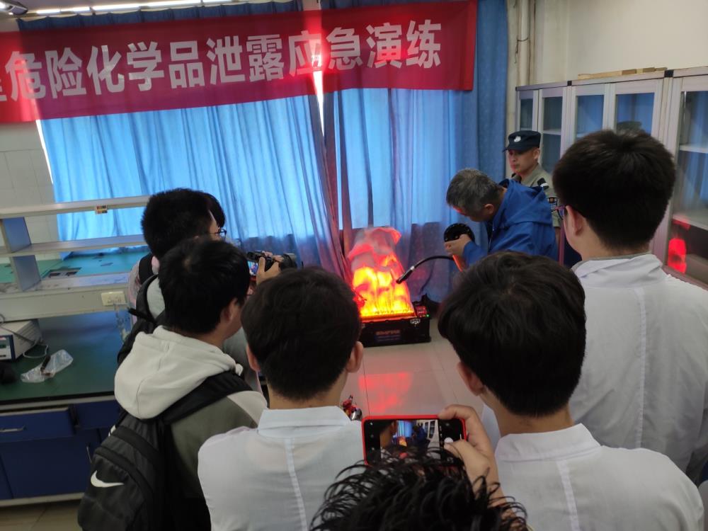 新闻图片8.jpg 新闻图片8.jpg